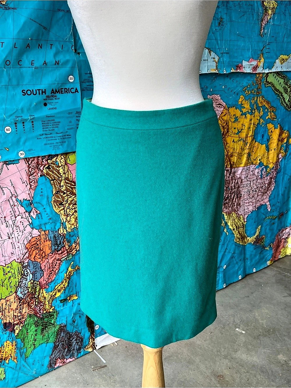 J.Crew The Pencil Skirt Pencil Skirt in Green Size 6 Like New